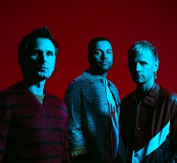 Οι Muse κυκλοφόρησαν και επίσημα το "Kill Or Be Killed" 