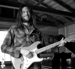 Επετειακή επανέκδοση του "Harvest" ανακοίνωσε ο Neil Young 