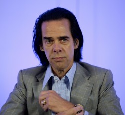 Nick Cave: «Tα συλλυπητήρια των οπαδών μου έχουν προσφέρει μεγάλη παρηγοριά» 