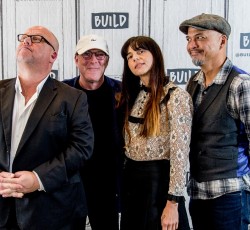 Ακούστε το νέο τραγούδι των Pixies