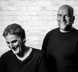 Η ανακοίνωση των Πυξ Λαξ για την εμπλοκή πρώην συνεργάτη τους σε υπόθεση παιδοφιλίας 