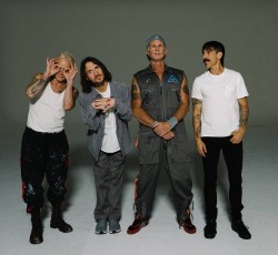 Οι Red Hot Chili Peppers εξηγούν το σκεπτικό της επανασύνδεσης με τον Frusciante 