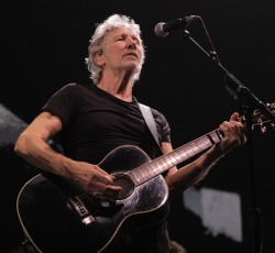 Νέα εκδοχή του "Comfortably Numb" αποκάλυψε ο Roger Waters 