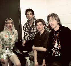 Συλλογή με ακυκλοφόρητο υλικό ανακοίνωσαν οι Sonic Youth