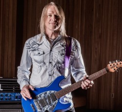 Προσωρινός αντικαταστάτης του Steve Morse στους Deep Purple