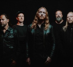 Την άφιξη του ντεμπούτου τους ανακοίνωσαν οι Τhe Halo Effect 