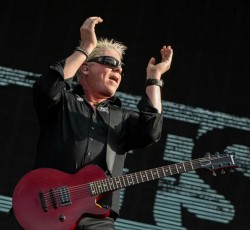 Νέα χριστουγεννιάτικη διασκευή από τους Offspring