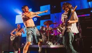 Ακούστε το νέο τραγούδι των Red Hot Chili Peppers