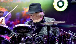 Έφυγε από τη ζωή ο Alan White, ντράμερ των Yes