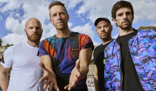 Οι Coldplay αποδίδουν ζωντανά μια διαφοροποιημένη εκδοχή του "My Universe"