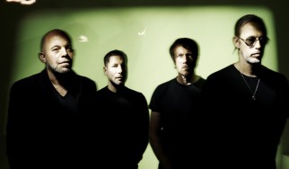 Οι Ride ερμηνεύουν στο Gagarin ολόκληρο το "Nowhere"