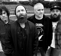 Επανένωση των Tim Armstrong και Jesse Michaels των Operation Ivy  