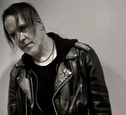 O Burton C. Bell διασκευάζει το "Du Hast" των Rammstein