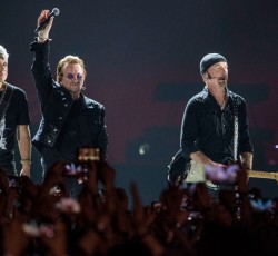 Οι U2 ανακοίνωσαν άλμπουμ με διαφοροποιημένες επανεκτελέσεις κομματιών τους 