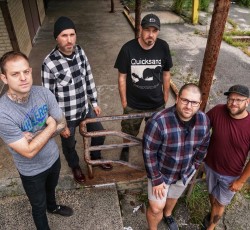 Νέος δίσκος έπειτα από 18 χρόνια για τους With Honor 