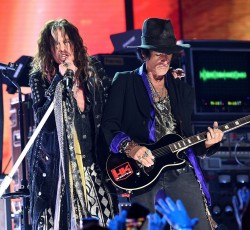 Αποχαιρετιστήρια περιοδεία ανακοίνωσαν οι Aerosmith 