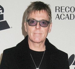 Έφυγε από τη ζωή ο Andy Rourke των The Smiths 