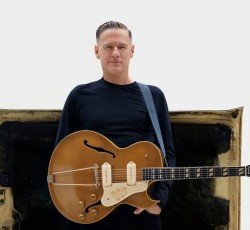 Ο Bryan Adams στην Ελλάδα για δύο συναυλίες 