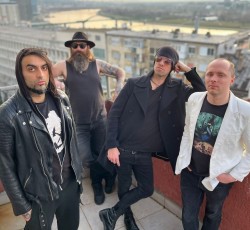 Το πρόγραμμα για τη συναυλία των Chop Suey και Machine Head UK
