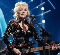 Πληροφορίες για τον πρώτο rock 'n' roll δίσκο της Dolly Parton 