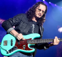 O Geddy Lee αποκάλυψε δύο ακυκλοφόρητα κομμάτια