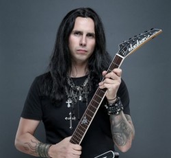 Ο Gus G στο πρώτο προσωπικό άλμπουμ του Mike Mangini 