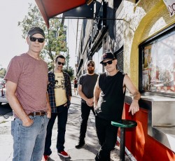 Νέο δίσκο ανακοίνωσαν οι Helmet 