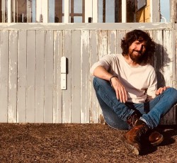 Ο Jonathan Jeremiah στην Αθήνα για μία συναυλία 