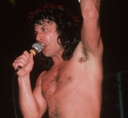 Οι Manowar θα παίξουν ζωντανά ολόκληρα τα "Hail To England" και "The Sign Of The Hammer"