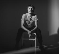 Στη δημοσιότητα το νέο τραγούδι του Moa Bones 