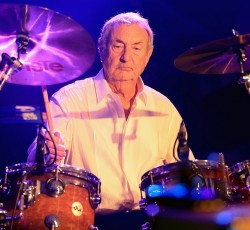 Ο Nick Mason για την επανηχογράφηση του "The Dark Side Of The Moon" 