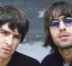 Nέο clip από τους Oasis για το κλασικό "Acquiesce"