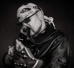Αποσύρεται από τις περιοδείες ο Paul Quinn των Saxon