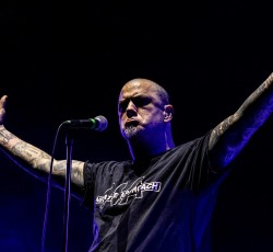 «O Vince και ο Dime θα ήθελαν να συνεχιστεί η κληρονομιά των Pantera»
