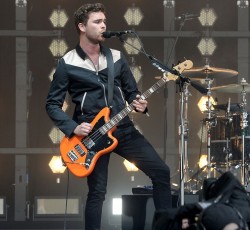 Οι Royal Blood ενοχλούνται με κοινό σε συναυλία τους και γίνονται viral 