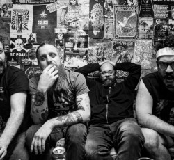 Οι Sadhus, The Smoking Community παρουσιάζουν το πρώτο δείγμα του νέου δίσκου 