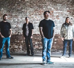 Επιστροφή με νέα μουσική μετά από 12 χρόνια για τους Staind 