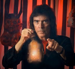Concept άλμπουμ έπειτα από 48 χρόνια ανακοίνωσε ο Steve Hackett 