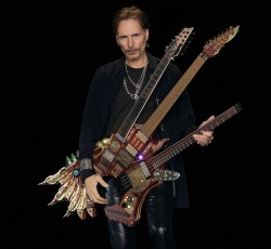 Στην Ελλάδα για δύο συναυλίες ο Steve Vai
