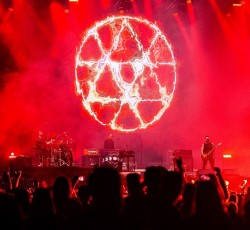 Οι Villagers Of Ioannina City στο Δημοτικό Θέατρο Λυκαβηττού 