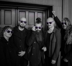 Οι Voyager παρουσιάζουν το video του "Ultraviolet" 