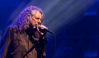 O Robert Plant τραγουδάει το "Stairway To Heaven" μετά από 16 χρόνια