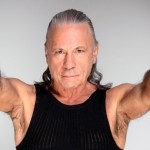 Η περιοδεία του Bruce Dickinson ξεκίνησε με δύο συναυλίες στο θρυλικό Whisky A Go Go