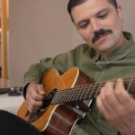 Ο Λάμπης Κουντουρόγιαννης αποκαλύπτει την ψυχή της μουσικής