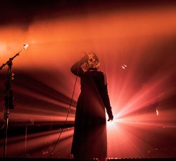 H Chelsea Wolfe στην Αθήνα για μια συναυλία 