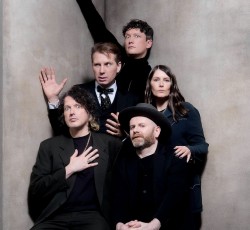 Οι Franz Ferdinand αποκάλυψαν το "Night Or Day" 