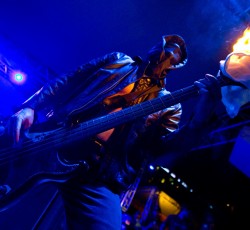 Ακούστε το καταιγιστικό νέο single των Midnight 