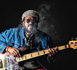 Απεβίωσε ο Aston "Family Man" Barrett των Bob Marley & The Wailers