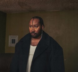 Ο Bartees Strange ανακοίνωσε το "Horror" 