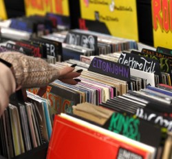 Σημαντική πτώση στις πωλήσεις δίσκων βινυλίου 